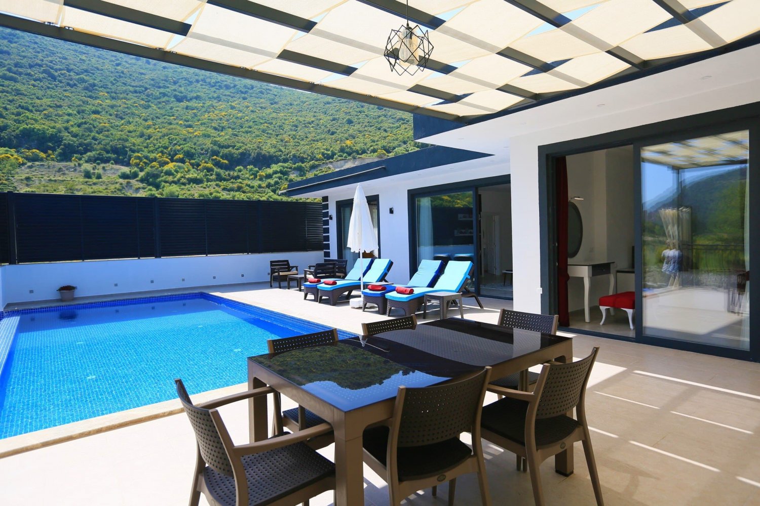 Villa Dark Blue Resim 